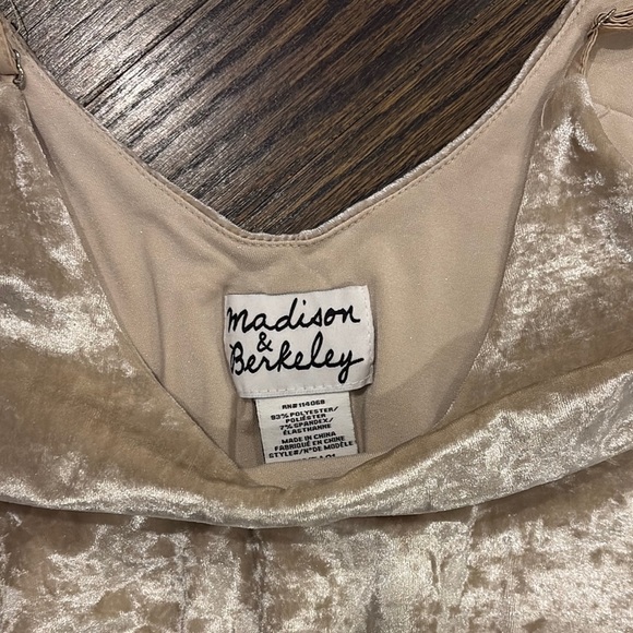 Ladies Cream Velvet Top Size L - Picture 2 of 4